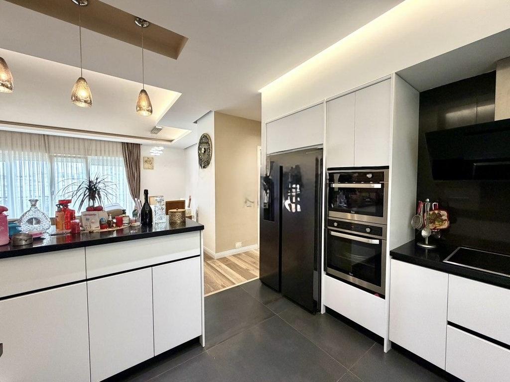 Premium 2-Bedroom Apartment for Sale in Liqeni i Thatë, Tirana – 167 m² with Lake View, Veranda & Parking