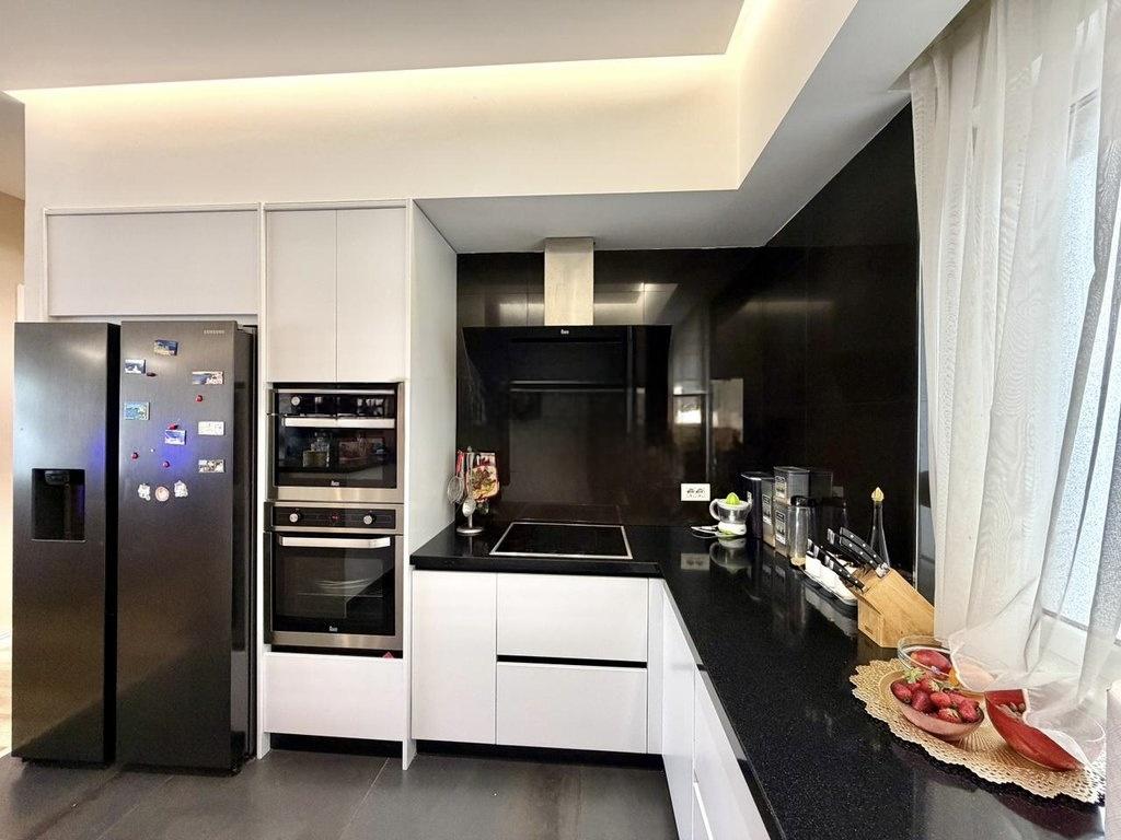 Premium 2-Bedroom Apartment for Sale in Liqeni i Thatë, Tirana – 167 m² with Lake View, Veranda & Parking