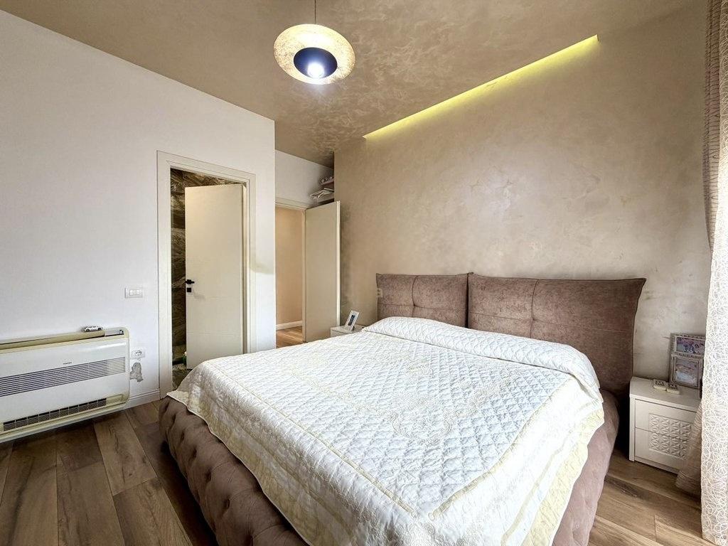 Premium 2-Bedroom Apartment for Sale in Liqeni i Thatë, Tirana – 167 m² with Lake View, Veranda & Parking