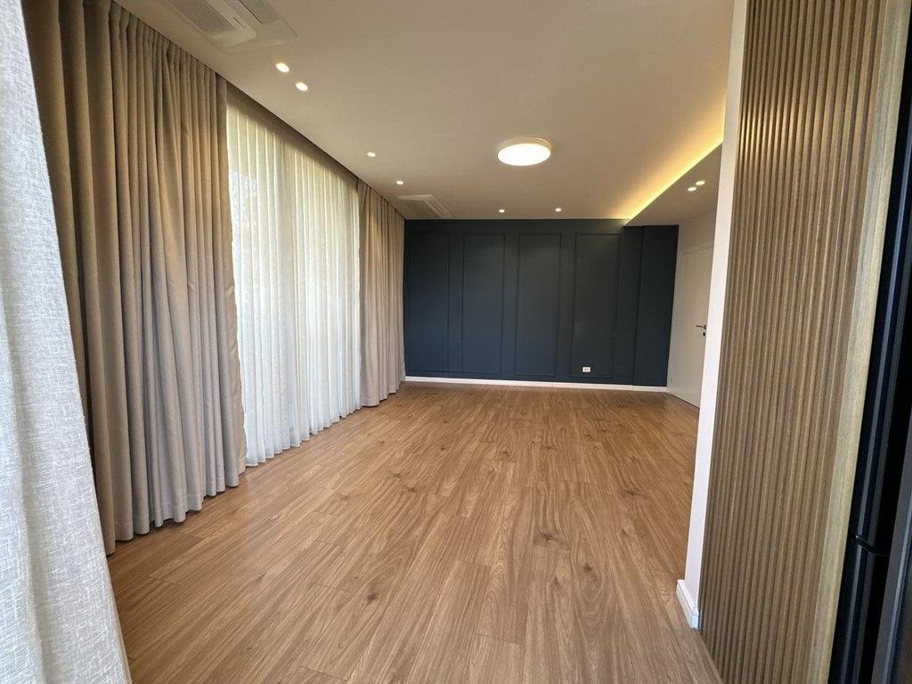 Office Space for Rent at Lake View Residence, Tirana – 106 m² with Parking Space