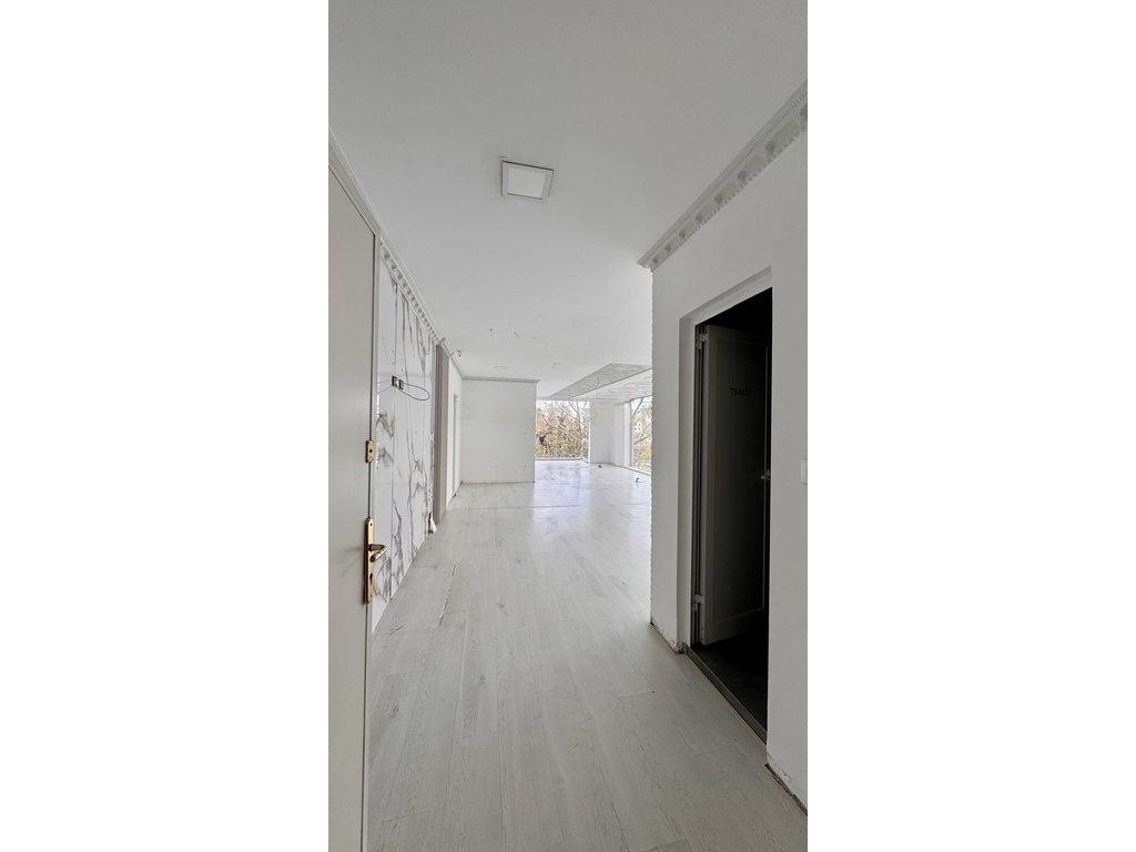 Commercial Space for Sale near 21 Dhjetori, Tirana – 71.5 m² Roadside Unit