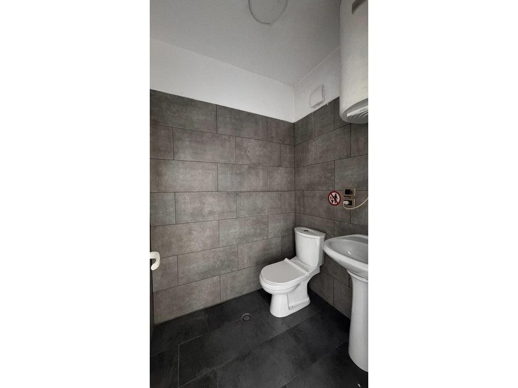 Commercial Space for Sale near 21 Dhjetori, Tirana – 71.5 m² Roadside Unit