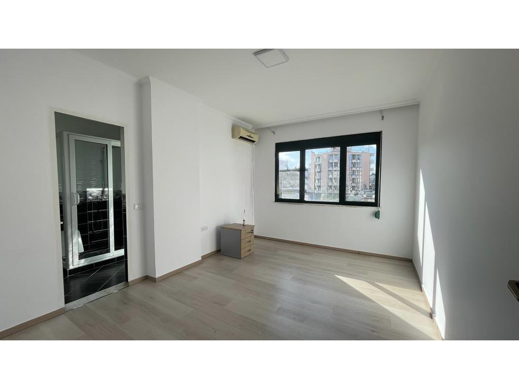 Office or Residential Space for Sale near Wilson Square, Tirana – 155 m² in a Prime Location