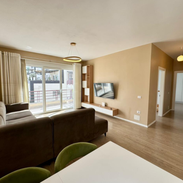 Mieszkanie 2+1 na sprzedaż w pobliżu Artigiano, Tirana | 65 m² netto | 3. piętro