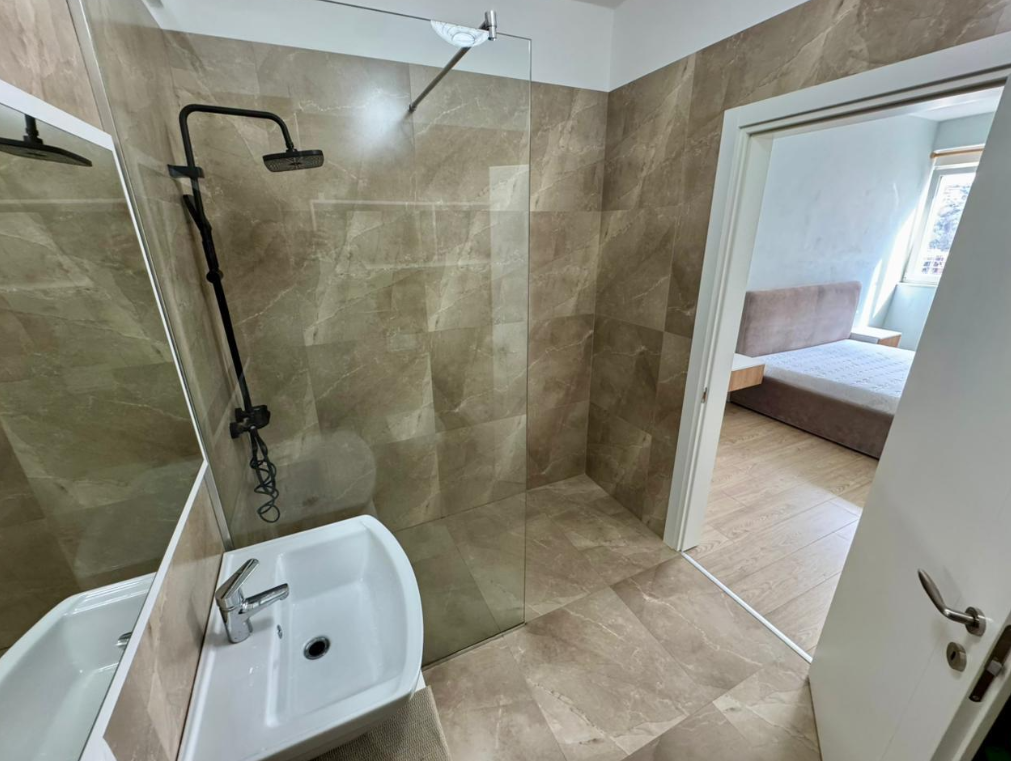 2-bedroom apartment for sale in Tiranë, Albania – photo 7