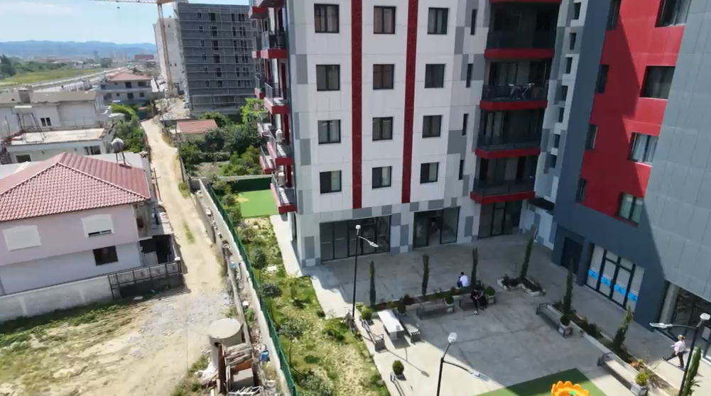 commercial for sale in Tiranë, Albania – photo 2