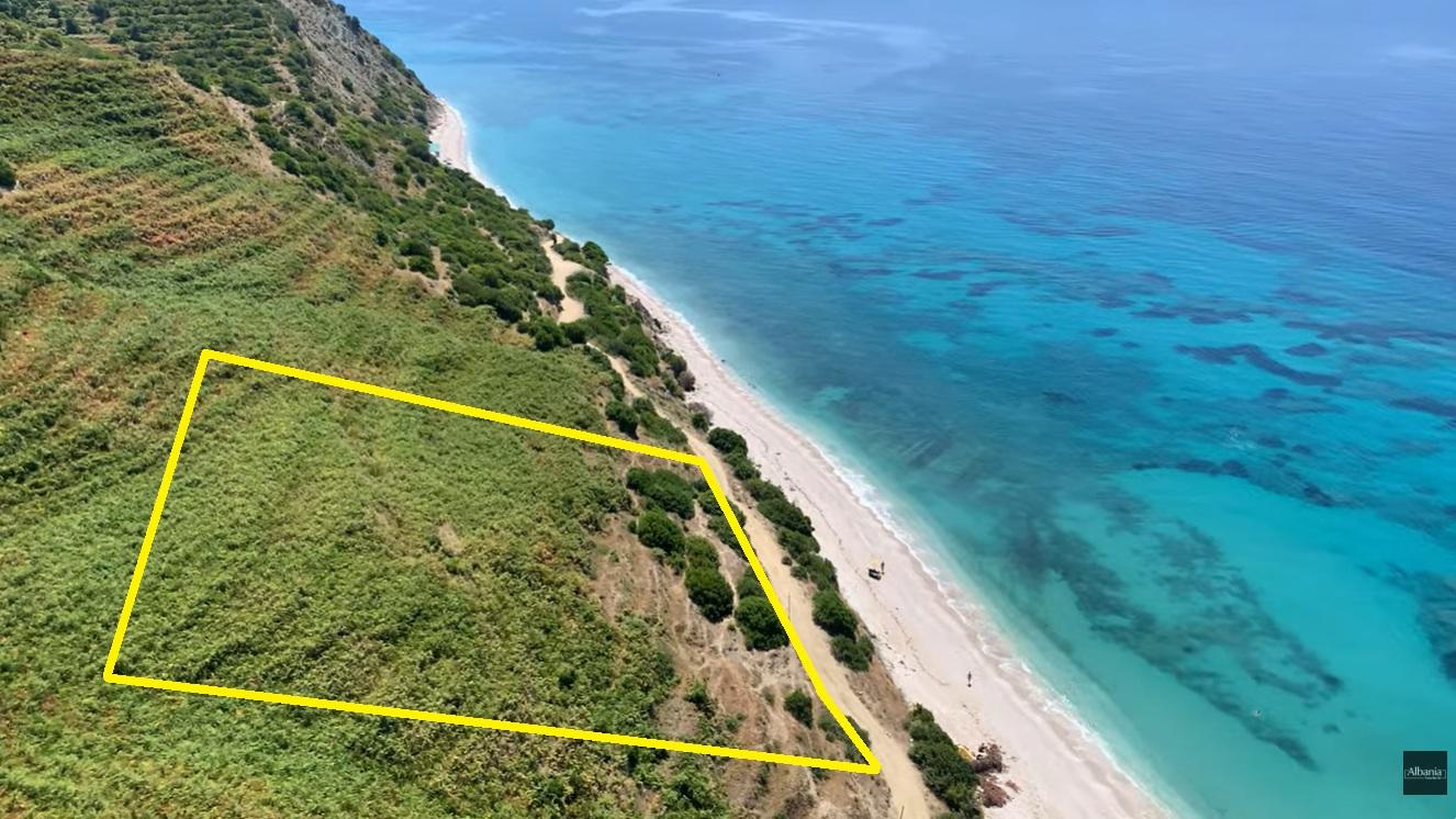Strandnära Markfastighet till Salu i Borsh, Albanien – Tomt i Första Linjen med Direkt Havstillgång