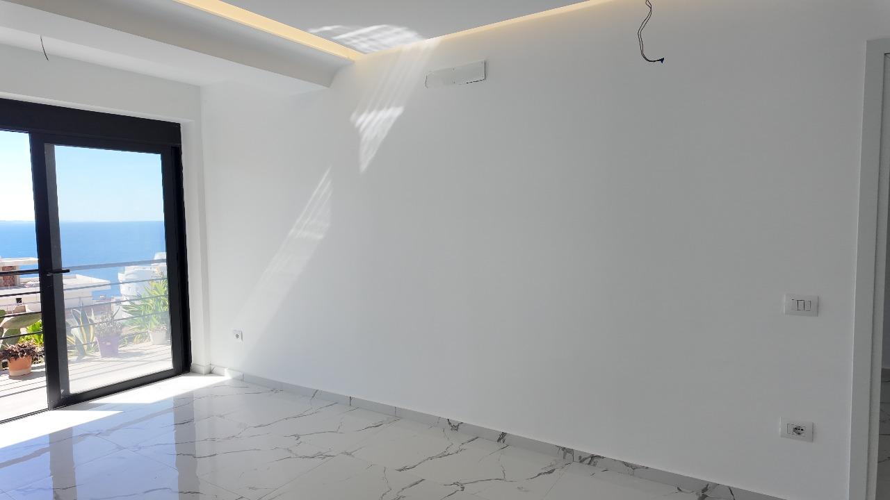 Seaview Apartment for Sale in Saranda – Panorama Street, Just Steps from the Sea