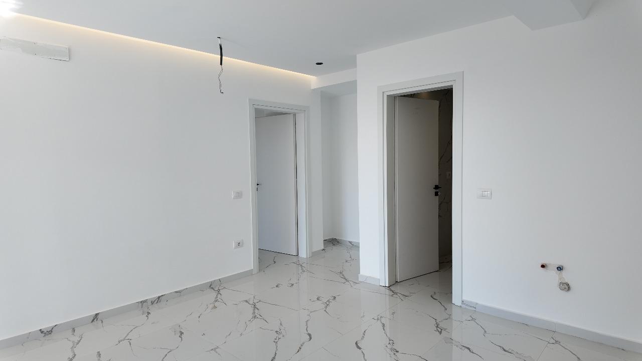 Seaview Apartment for Sale in Saranda – Panorama Street, Just Steps from the Sea