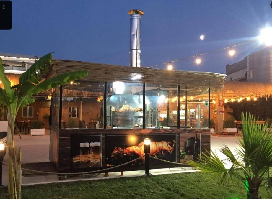 Pronë Biznesi me Qira në Hyrjen Kryesore të Ksamilit – Ambient Restoranti i Pajisur