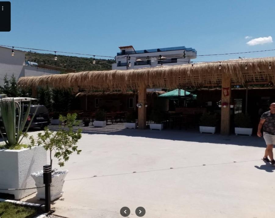 Pronë Biznesi me Qira në Hyrjen Kryesore të Ksamilit – Ambient Restoranti i Pajisur